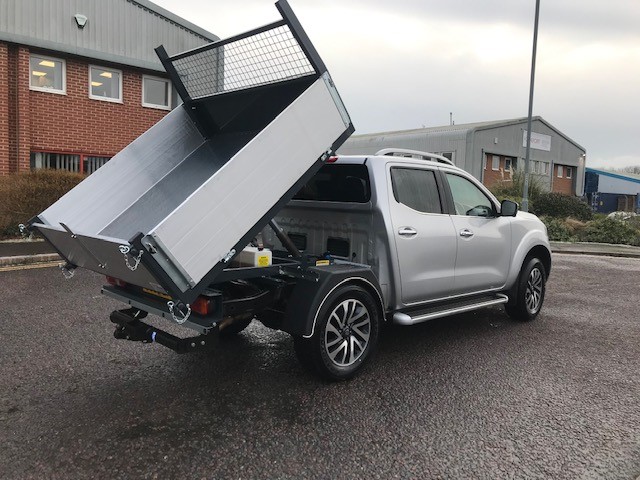 navara dropside tipper 2